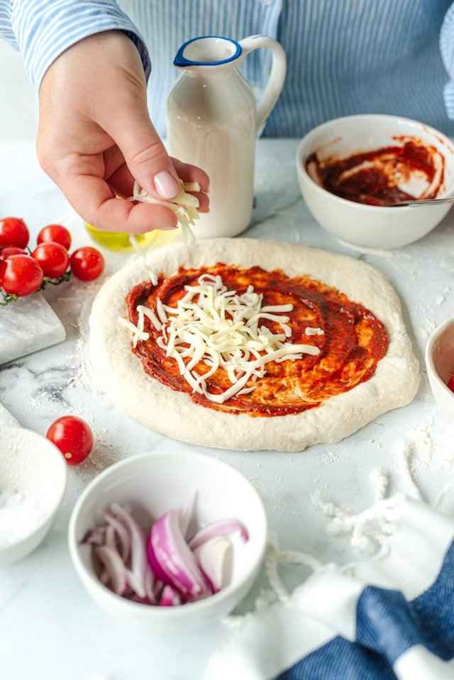 How to Make Homemade Pizza Step by Step: A Friendly Guide
